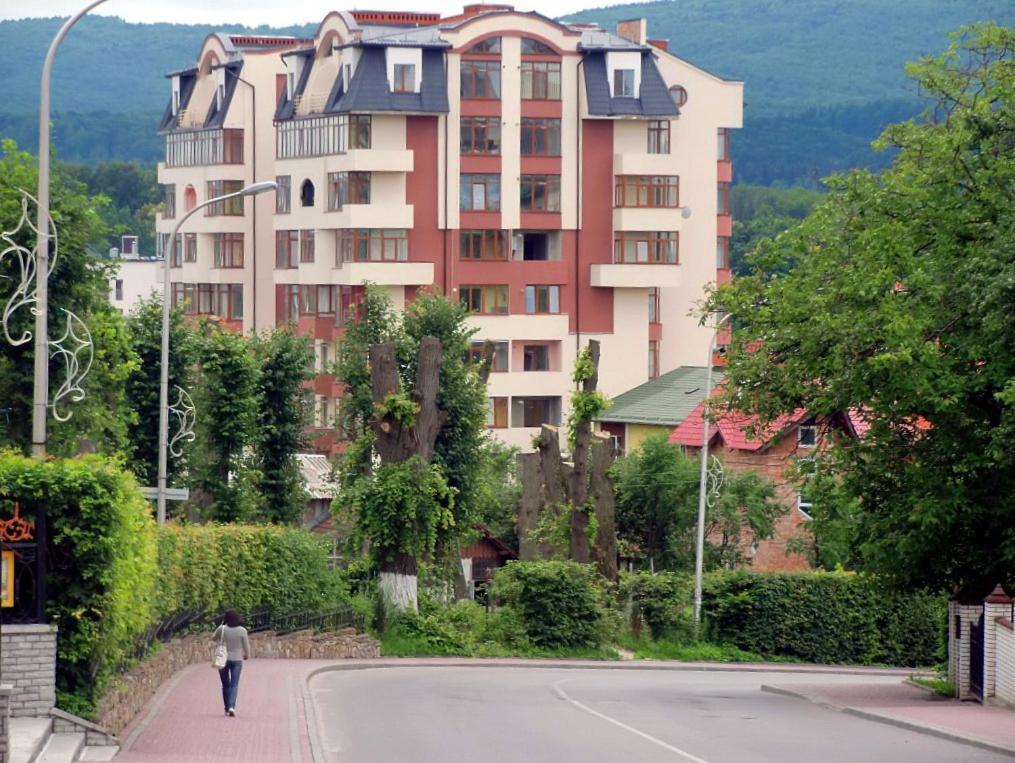 Sunny Apartment In The City Center Truskavets Exterior photo