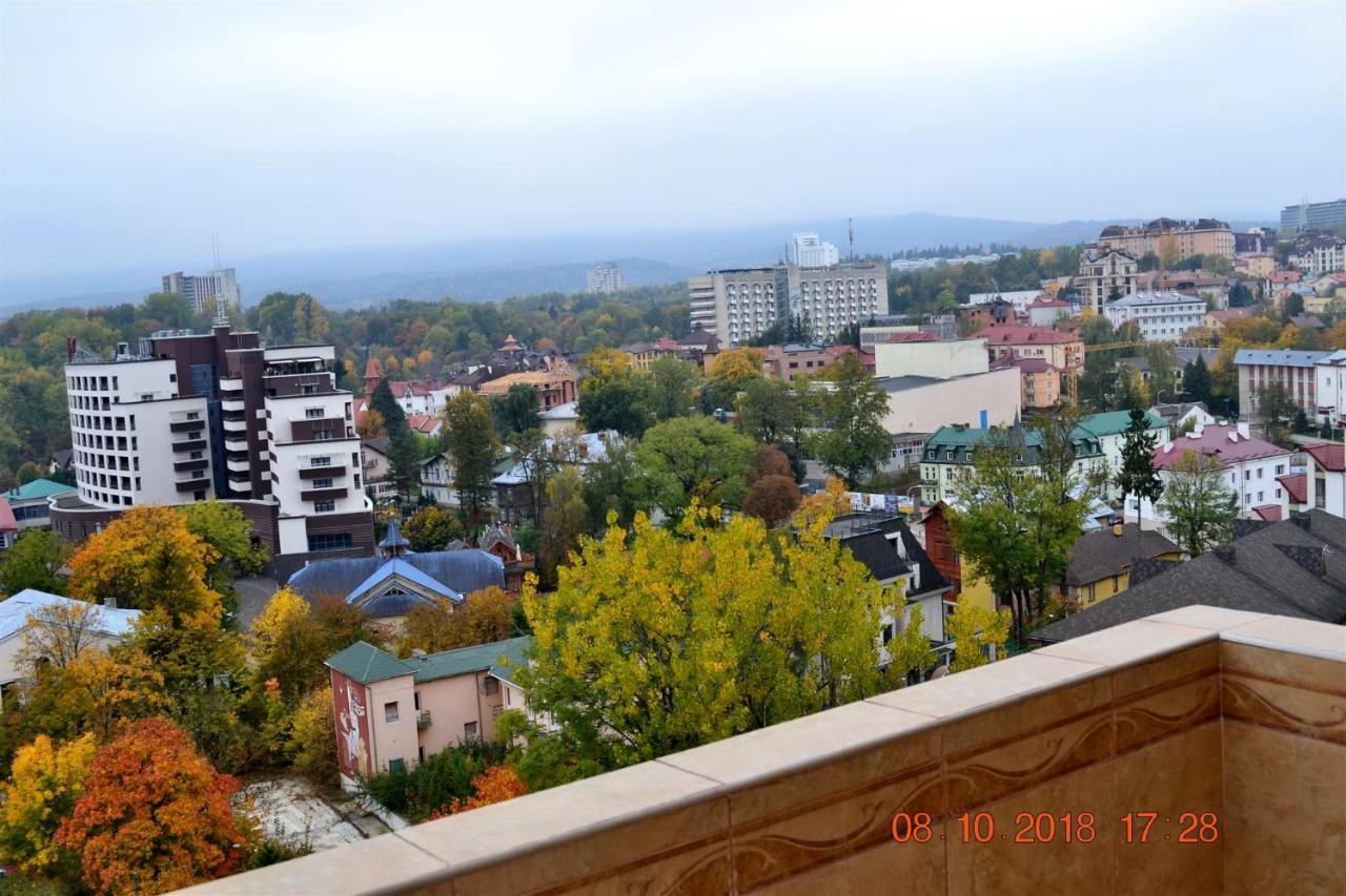 Sunny Apartment In The City Center Truskavets Exterior photo